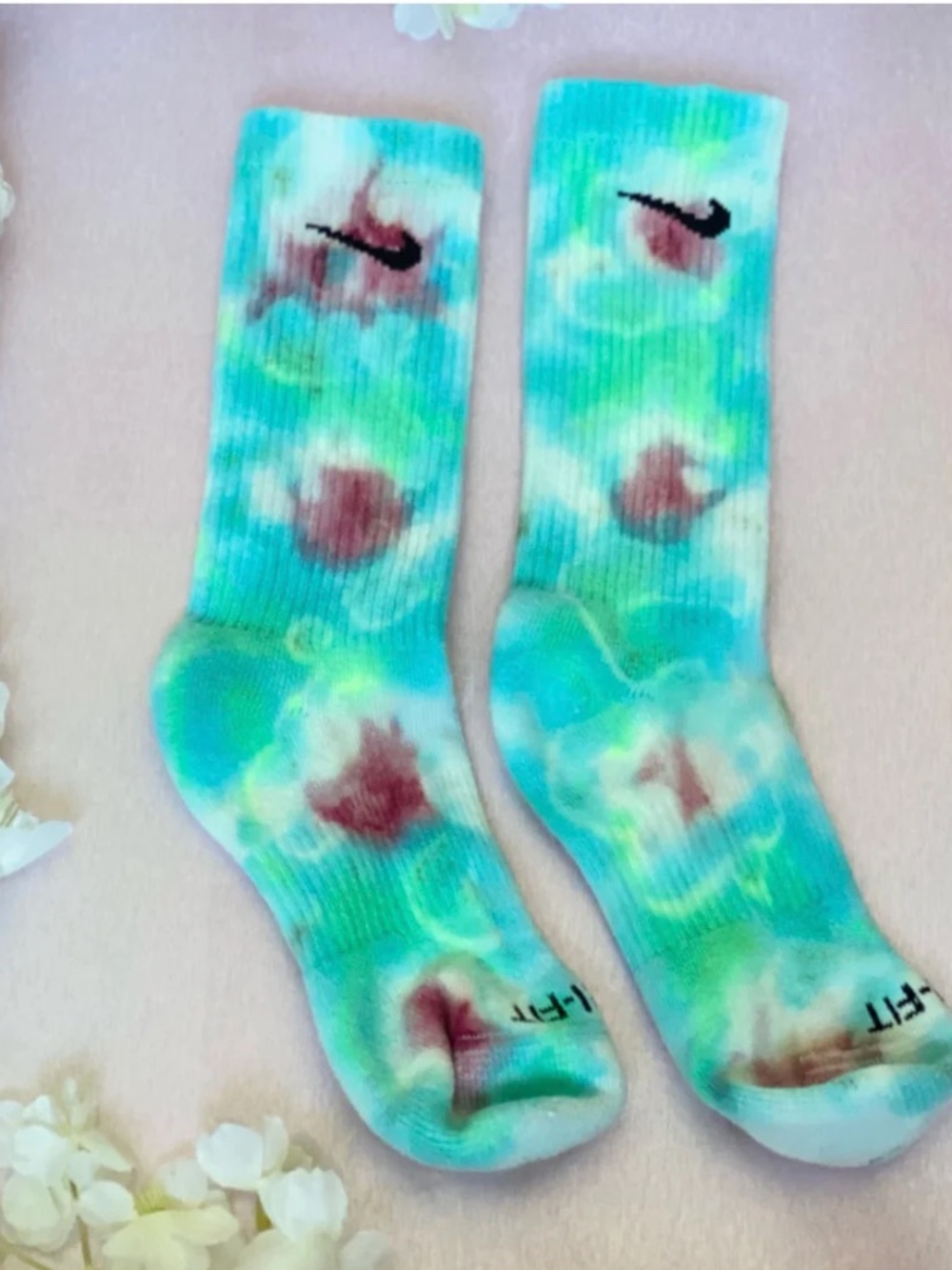 Bee Balm Tie Dye Crew Socks Adult Medium